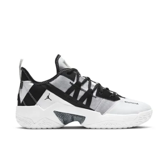 Jordan Men's Black and White Sneakers - Picture 2 of 6